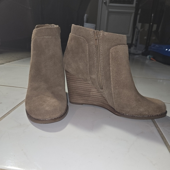 Lucky Brand Tan Taupe Brown Leather Boots Ankle Booties Heel Shoes - Picture 9 of 12